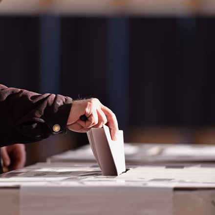 Man voting